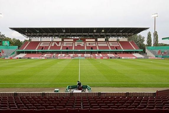 Der FC Energie Cottbus hofft immer noch auf den Aufstieg in die 3. Liga.