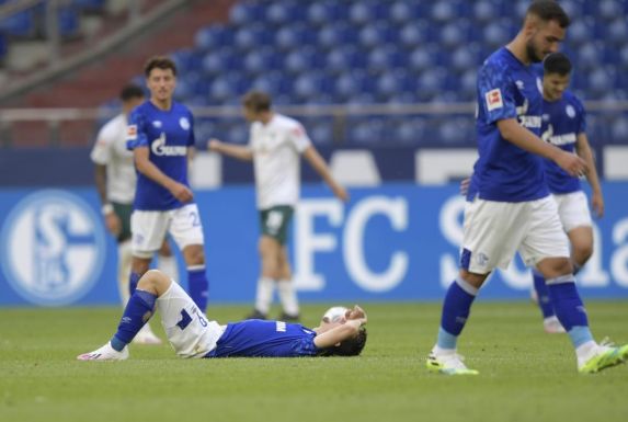Schalkes Benito Raman (links unten im Bild) wartet seit zwölf Spieltagen auf einen Treffer.