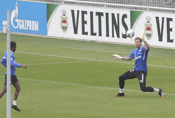 Ralf Fährmann (rechts) beim Training des FC Schalke 04.