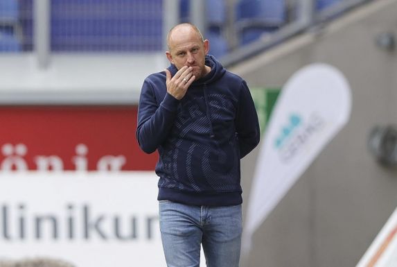 Nachdenklich: MSV-Duisburg-Trainer Torsten Lieberknecht.