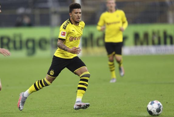 Borussia Dortmunds Jungstar Jadon Sancho beim Dribbling.