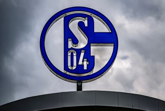 Schalke 04 soll an Matthew Longstaff interessiert sein.