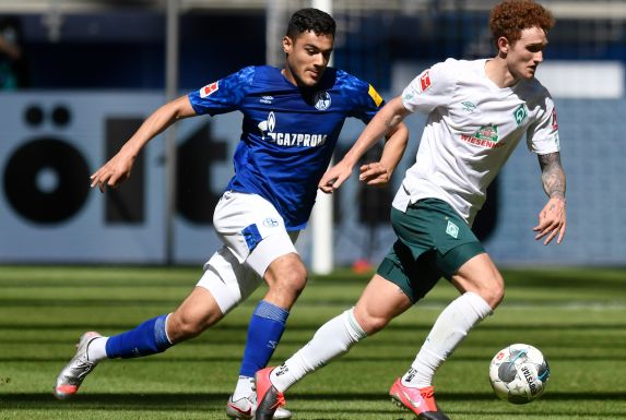 Ozan Kabak (l.) könnte den FC Schalke 04 verlassen.