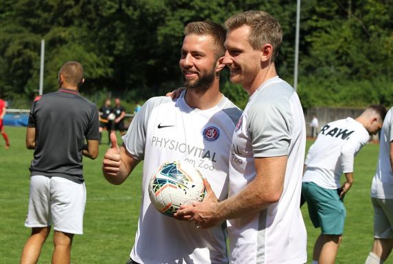 Daniel Szczepankiewicz (links), hier mit Tim Wendel, will beim Wuppertaler SV die Nummer eins werden.