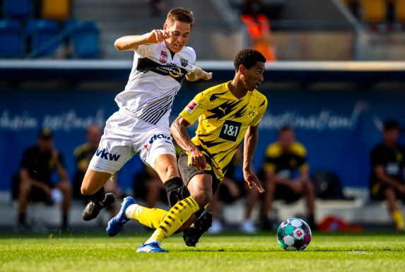 Jude Bellingham (r.) wechselte vor wenigen Wochen zu Borussia Dortmund.