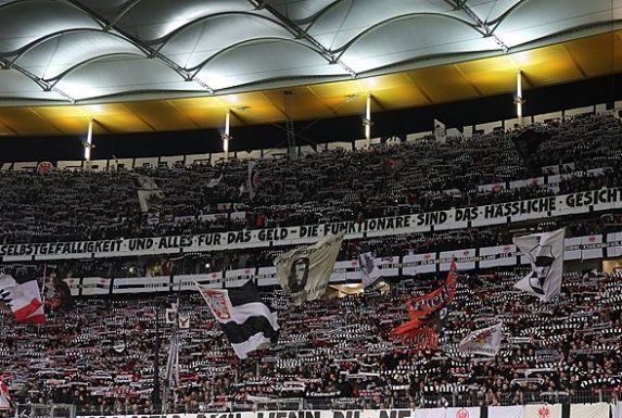 So voll wird die Frankfurter Kurve nicht aussehen. Aber immerhin dürfen 6500 Fans ins Stadion.