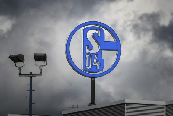 Für die zweite Mannschaft des FC Schalke 04 gibt es Unterstützung auf der Trainerbank. (