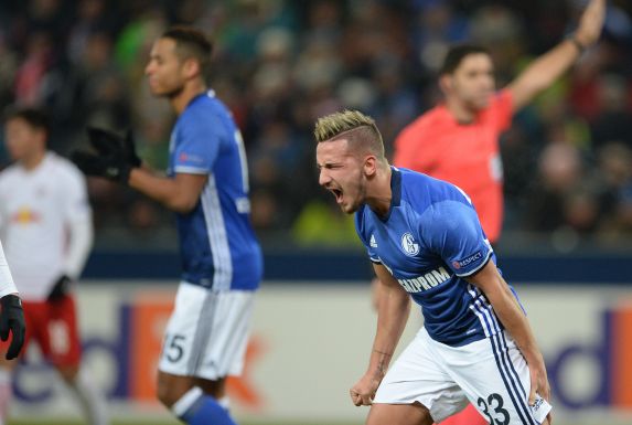 Donis Avdijaj im Trikot des FC Schalke 04.