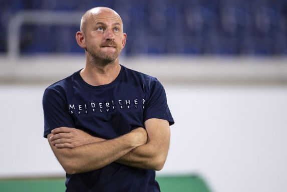 MSV-Trainer Torsten Lieberknecht beim 0:5 gegen den BVB im Pokal am Montag.