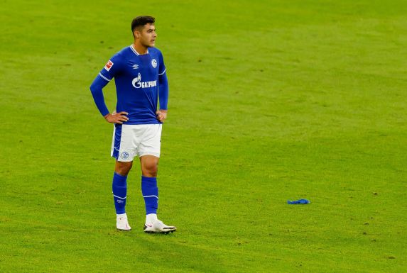 Der gesperrte Schalke-Verteidiger Ozan Kabak könnte bei seiner Nationalmannschaft Spielpraxis sammeln.