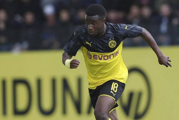 Youssoufa Moukoko erzielte alle drei Treffer beim 3:0 des BVB gegen Wehen Wiesbaden.