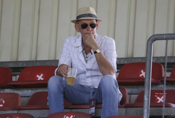 Hajo Sommers, Präsident des Regionalligisten Rot-Weiß Oberhausen, schaut nachdenklich drein.