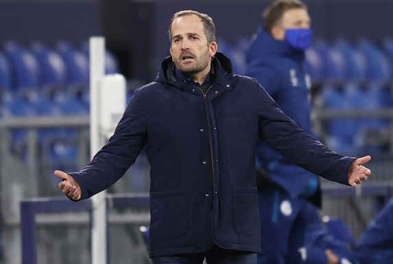 Schalke-Trainer Manuel Baum wird seine Nationalspieler weiter an Länderspielen teilnehmen lassen.