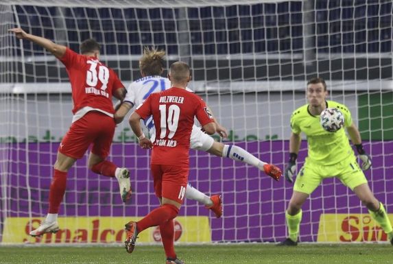 Timmy Thiele erzielte das 1:1 für Viktoria Köln in Duisburg.