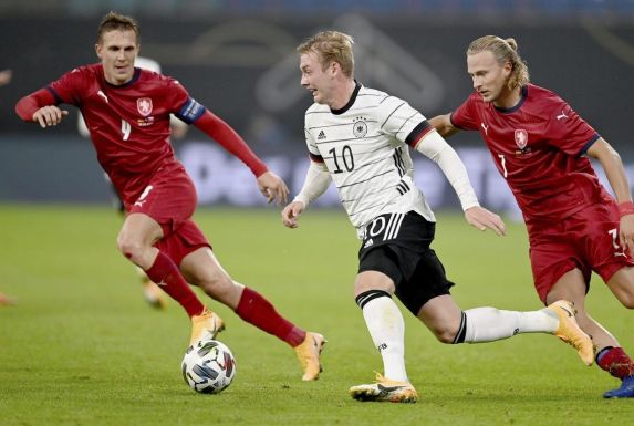 BVB-Spieler Julian Brandt (vorne) durfte für Deutschland im Duell gegen Tschechien ran.