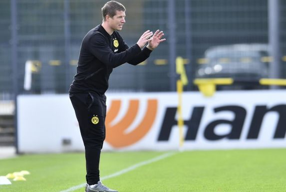 Mike Tullberg trainiert seit Saisonbeginn die U19 von Borussia Dortmund.
