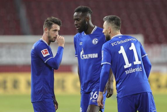 Schalkes Abwehrspieler Salif Sané muss nicht operiert werden.
