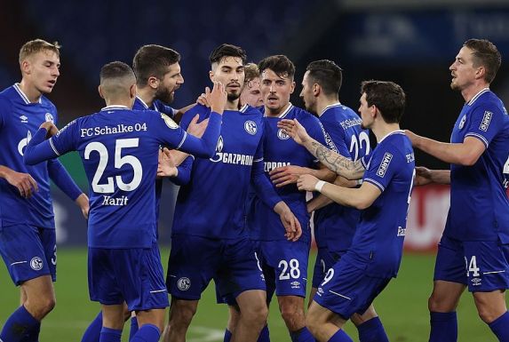 Der FC Schalke 04 zieht nach dem Sieg gegen Ulm ins DFB-Pokal-Achtelfinale ein.