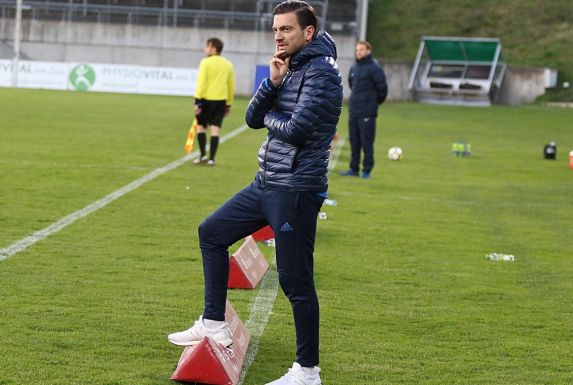 Dennis Ruess, Trainer des 1. FC Monheim.