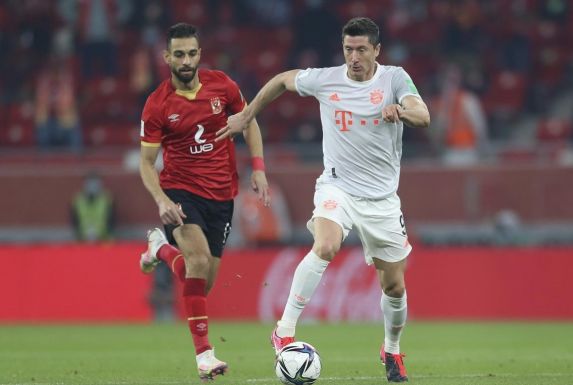 War beim 2:0-Sieg über Al-Ahly bei der Klub-WM doppelter Torschütze für den FC Bayern München: Weltfußballer Robert Lewandowski (rechts).
