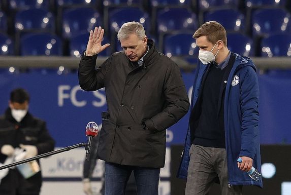 Schalkes Aufsichtsratschef (links) Jens Buchta mit S04-Presseschef Marc Siekmann.