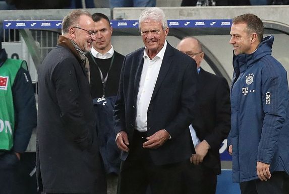 Hoffenheims Mäzen Dietmar Hopp (Mitte) gemeinsam mit Bayern-Boss Karl-Heinz Rummenigge (links) und Bayern-Trainer Hansi Flick.