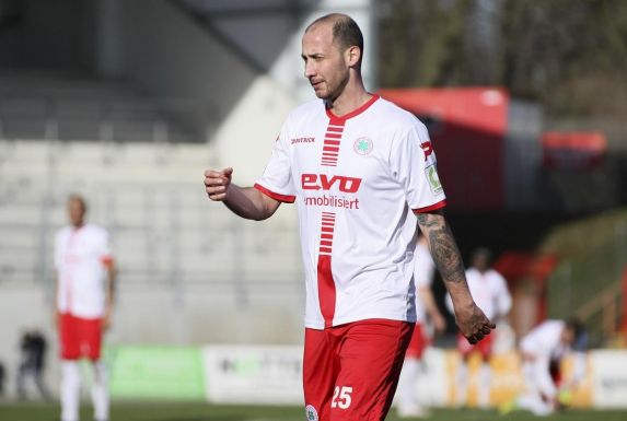 Tanju Öztürk wird auch in der kommenden Saison das Trikot des SC Rot-Weiß Oberhausen tragen.