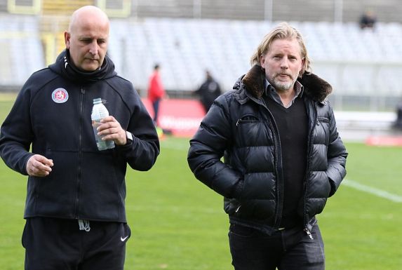 Trainer Björn Mehnert (links) und Sportchef Stephan Küsters konnten mit dem Auftritt des WSV gegen Kölns Reserve zufrieden sein.