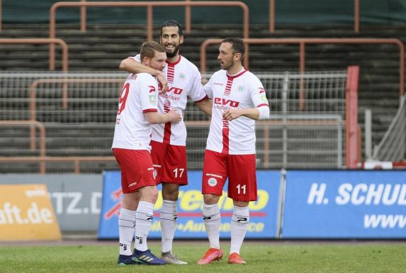 RWO-Stürmer Tugrul Erat (Mitte) avancierte gegen Lippstadt zum Matchwinner. (
