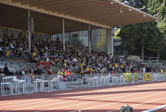 Bis zu 500 Fans dürfen an den letzten beiden BVB-II-Heimspielen ins Stadion Rote Erde kommen.