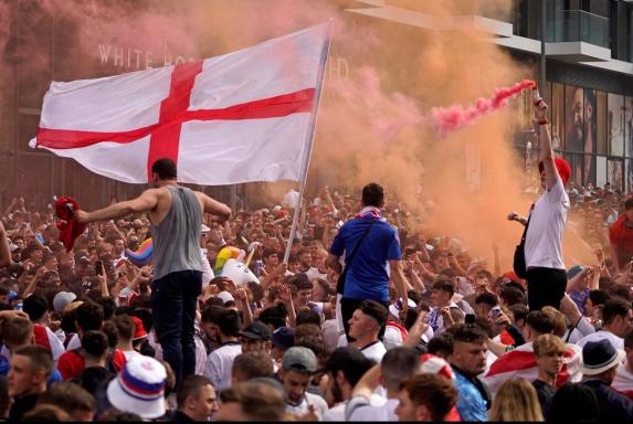 Krawalle beim EM-Finale: UEFA verhängt Geisterspiel für England