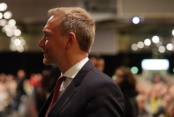 FDP-Politiker: Lindner für Reduzierung der Zuschauer in Stadien