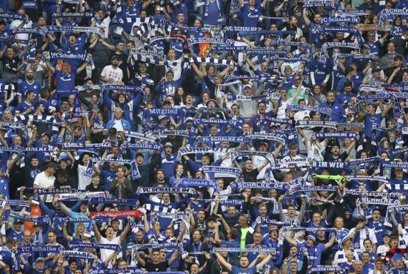 Schalke: Deutlich mehr Fans beim KSC-Gastspiel erlaubt