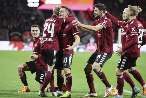 2. Bundesliga: Nürnberg lässt Schalke Tabellenführer bleiben