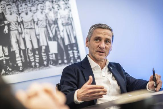 "Schalke ist so oder so grandios": Vorstand Bernd Schröder zieht Zwischenfazit