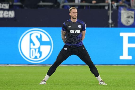 Schalke: Fährmanns irrer Jubel - Keeper schmeißt Werbebande ins Publikum 