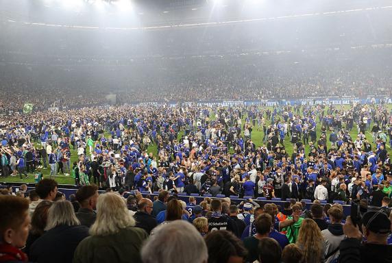 Schalke: Aufstiegsparty nach Spektakel-Sieg: "Heute ist alles scheißegal!"