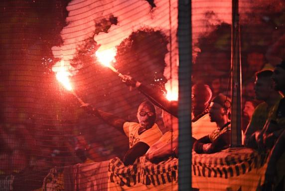 Nach Dynamo-Abstieg: Skandal! Hooligans stürmen Teambus - Spieler verängstigt