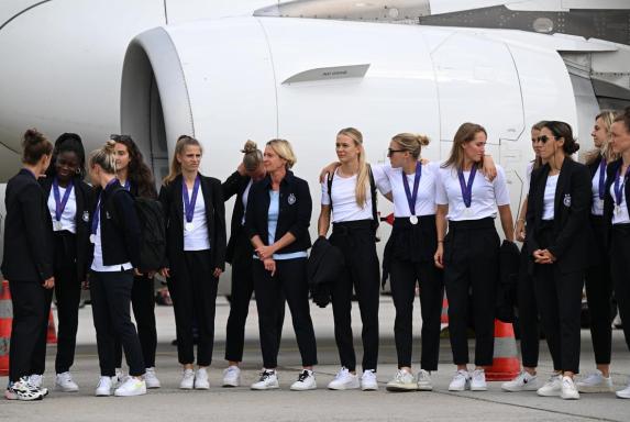 Nationalteam: DFB-Frauen von Tausenden Fans begeistert empfangen