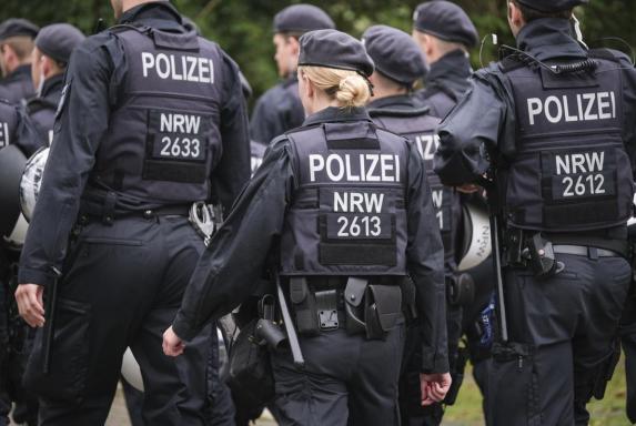 Nach Bochum-Spiel: VfB-"Fans" sorgen für Krawalle - Vier Polizisten verletzt
