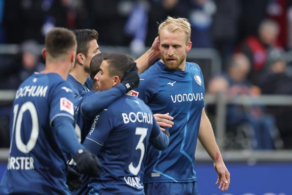 Bundesliga: 3:1 - VfL Bochum springt von Abstiegsrängen, Debütant trifft 