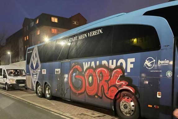 Vor MSV-Spiel: Mannheimer Mannschaftsbus von Chaoten beschmiert