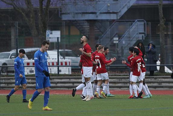 Oberliga Niederrhein: SSVg Velbert verspielt 2:0 in der Nachspielzeit, Schonnebeck siegt