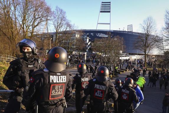 Vor Bundesliga-Start: Polizei-Gewerkschaft kritisiert Belastung
