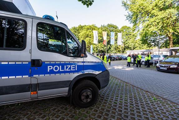 Kreisliga: Linienrichter wurde geschlagen - Polizeieinsatz überschattet Oberhausener Derby