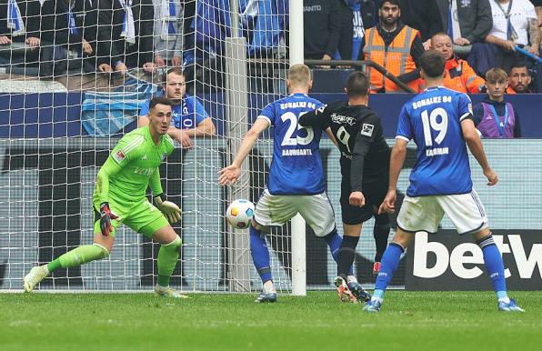 Schalke: Karaman fliegt, S04 spielt wie ein Absteiger