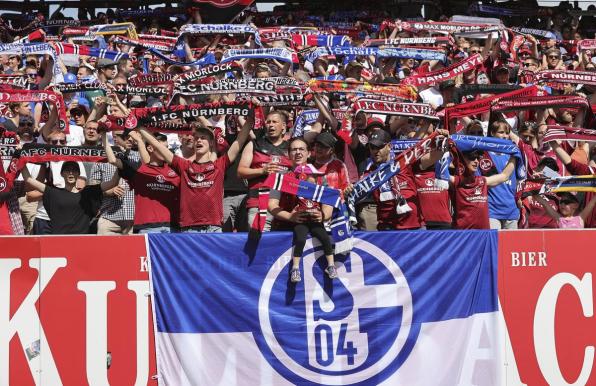Schalke in Nürnberg: Fans wird ein buntes Programm geboten