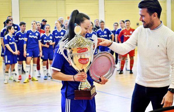 Frauen: FC Schalke 04 und Borussia Dortmund holen sich die Hallenstadtmeisterschaften