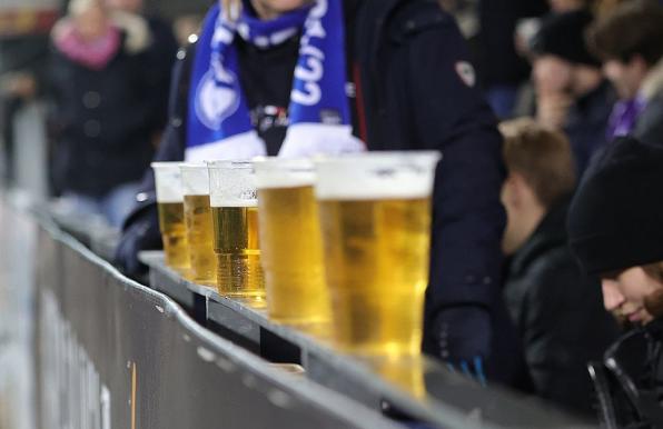 Schalke: Bier und Bratwurst werden teurer - S04 passt die Preise an
