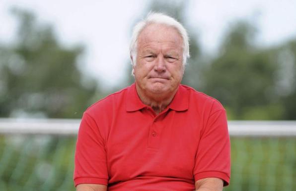 RWO-Legende Lothar Kobluhn (hier im Jahr 2009) schrieb 1971 Bundesliga-Geschichte.